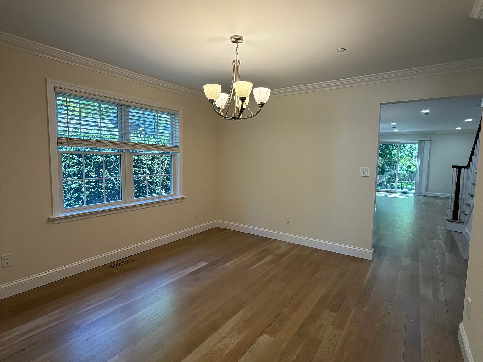 4 bed, 3.5 bath, 2700 sqft, $7,500 — Photo 4