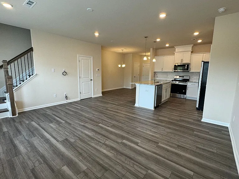 3714 Feltham Ln — Photo 4