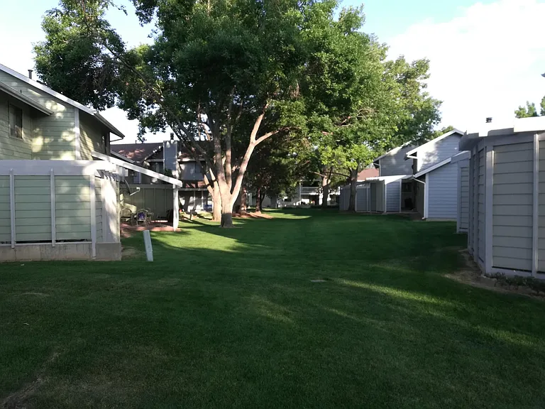 3500 Rolling Green Dr #J40 — Photo 14