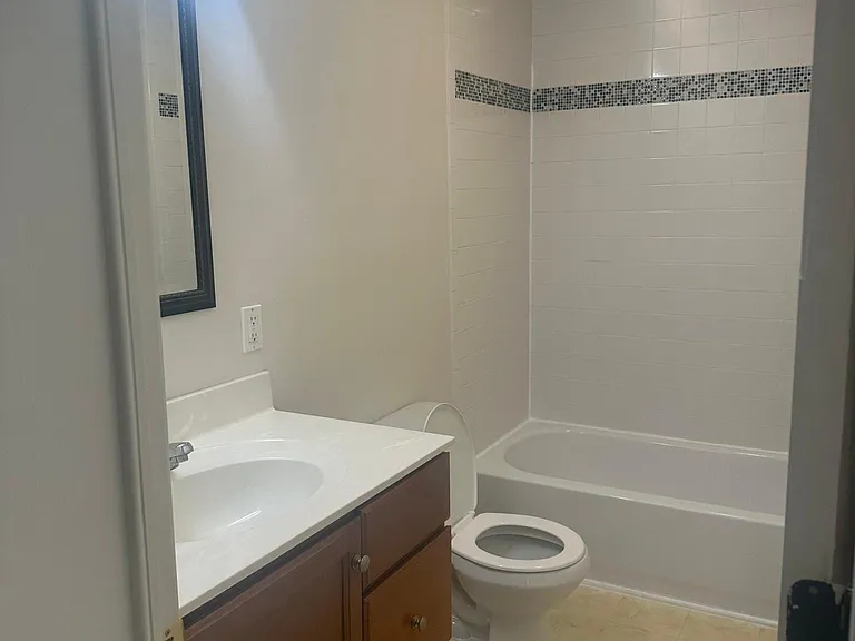 130 Linden St #1 — Photo 7