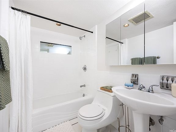 5th image of 2281 Ala Wai Blvd APT 803