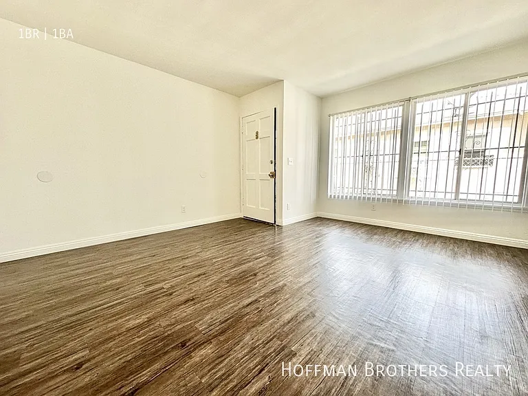 1841 S Curson Ave #D — Photo 3