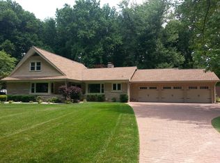 916 S Burkhardt Rd, Evansville, IN 47715