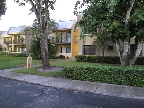4th image of 10423 N Kendall Dr APT C108