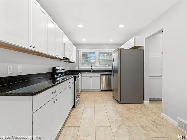 6881 W Dartmoor Rd — Photo 17