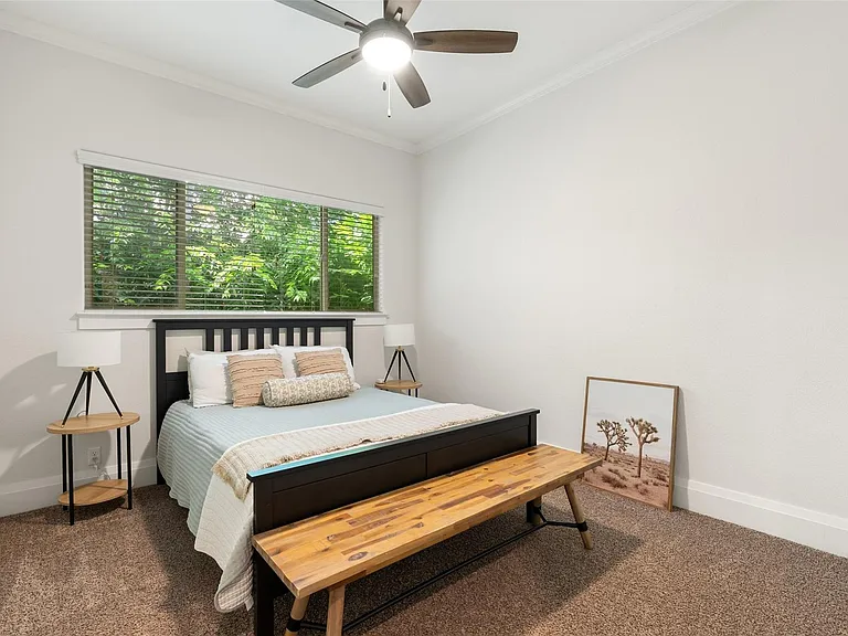 1410 Hart St — Photo 12