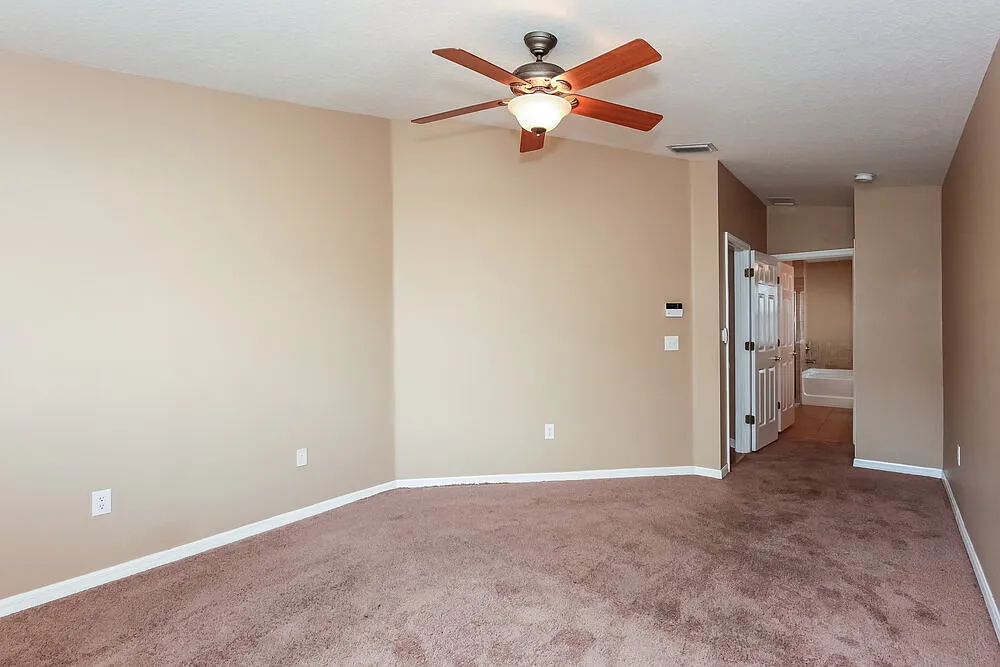 4 bed, 2.0 bath, 1549 sqft, $3,660 — Photo 3