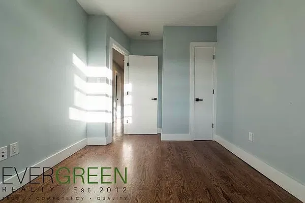 Rented by ERNY LLC | media 29