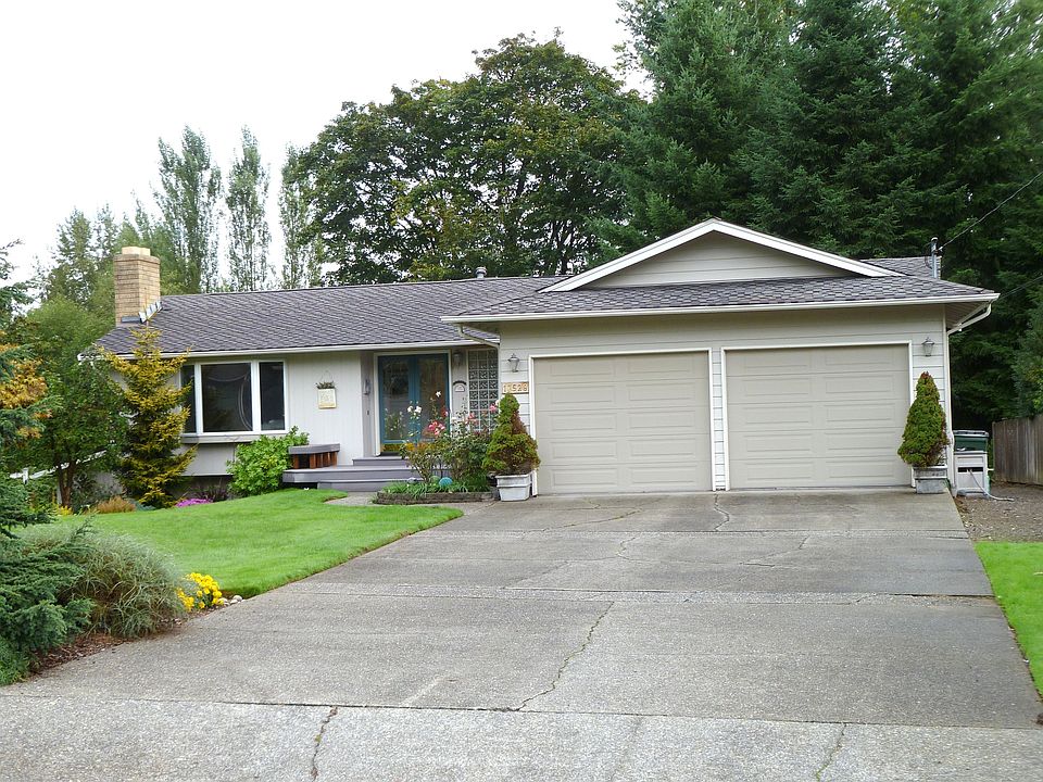 2500 Sq Ft Daylight Rambler w/Shop!