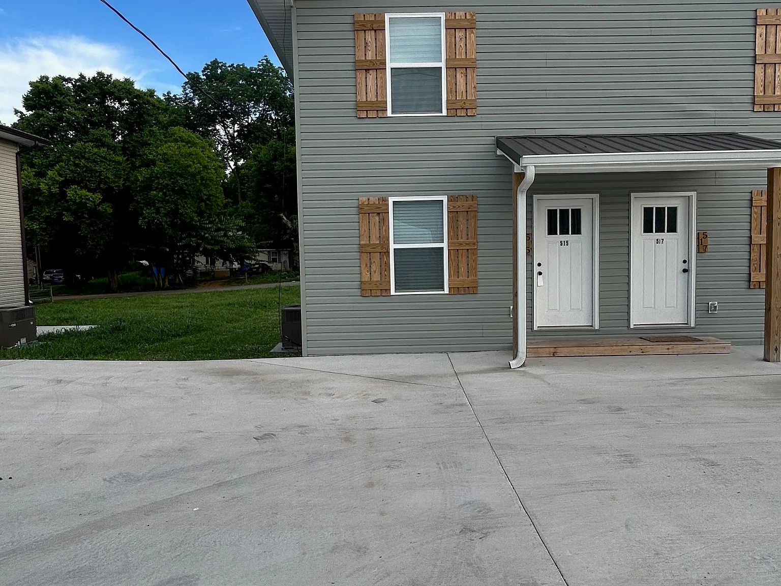 515 Young St — Photo 2