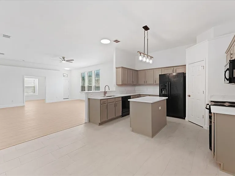 1201 Telese Ct — Photo 9