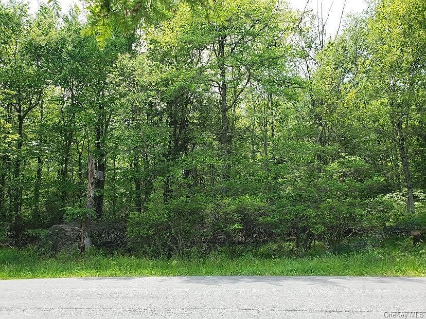 1st image of 382 Pine Grove Rd