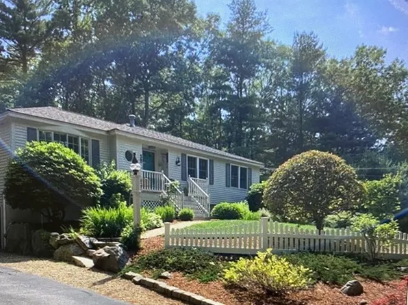 32 Freeman Rd, Chelmsford, MA 01824