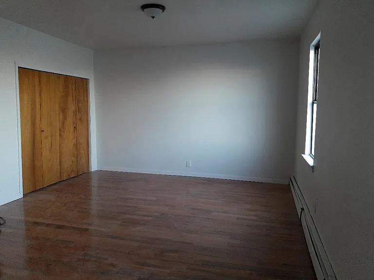 58 Grant St #2L — Photo 2