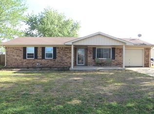 20 Hillcrest Dr, Chickasha, OK 73018