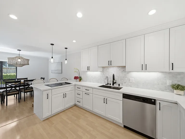 2411 Carlmont Dr #107 — Photo 22