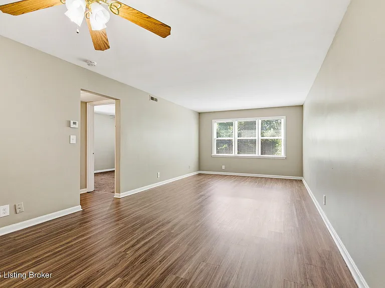 319 Idlewylde Dr #8 — Photo 1