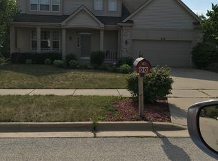 824 Red Barn Ln, Elgin, IL 60124