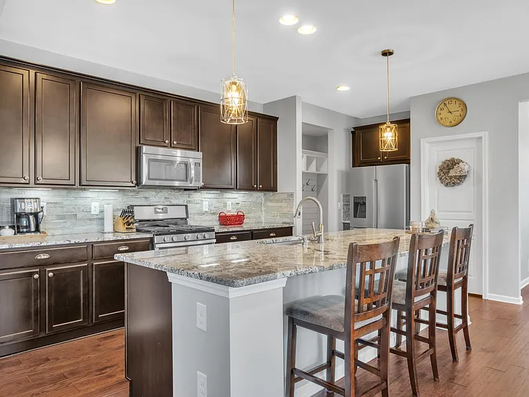 15745 Diamante Dr — Photo 16