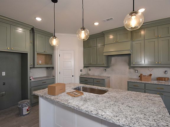 2nd image of 720 Harbison St