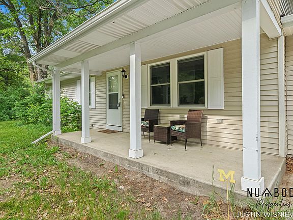 3rd image of 5961 N Weber Rd