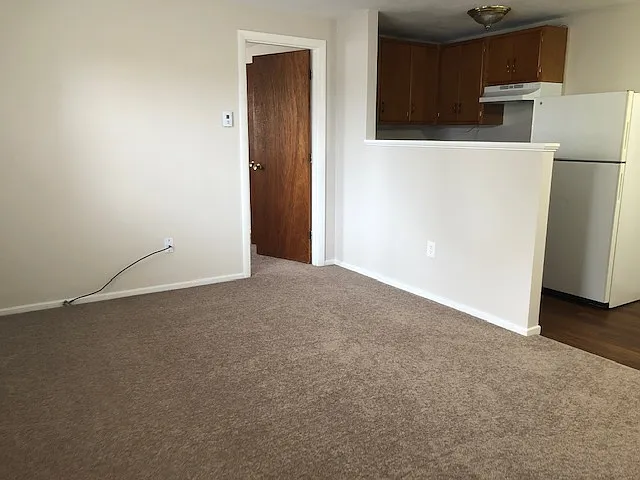 11 Perry Dr #7 — Photo 2