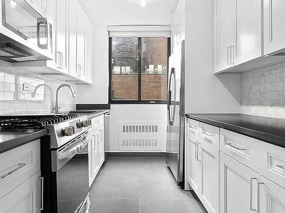 4th image of 145 W 67th St APT 8D