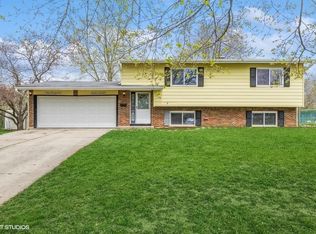 396 Heisler Ct, Crystal Lake, IL 60014