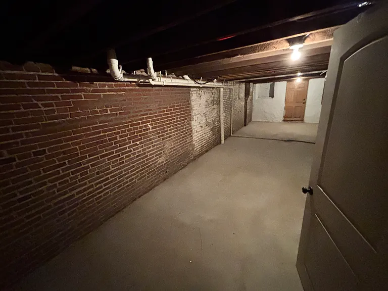 2253 Indiana Ave — Photo 45
