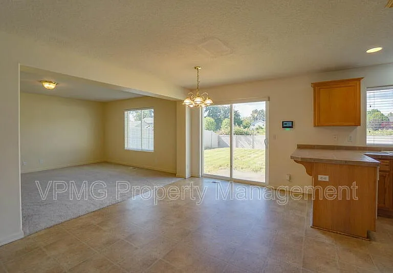 2214 NW 7th St — Photo 11