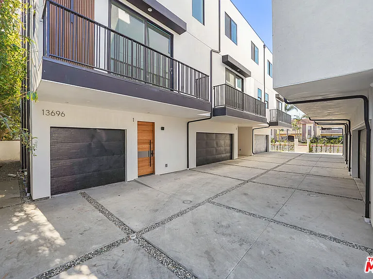 13694 Erwin St #A — Photo 43