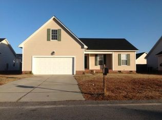 1404 Avoncroft Dr, Fayetteville, NC 28306