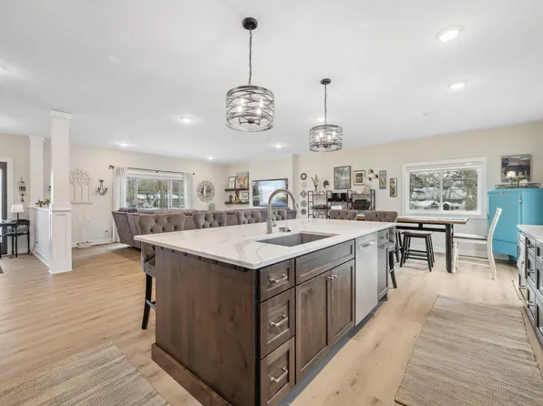 300 Pratt St, Marine On Saint Croix, MN 55047