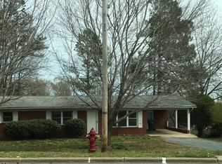 357 S Main St, New London, NC 28127