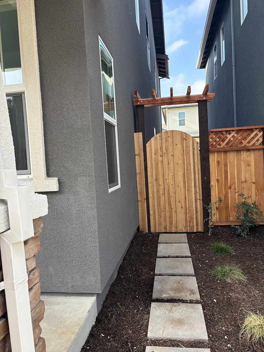Building Photo - 359 N Geyserville Way