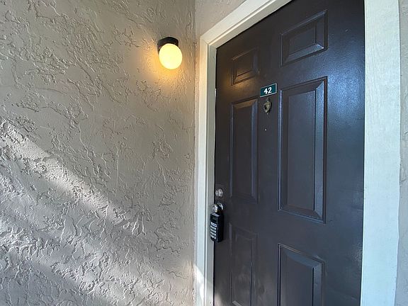 2nd image of 2924 Antique Oaks Cir APT 42
