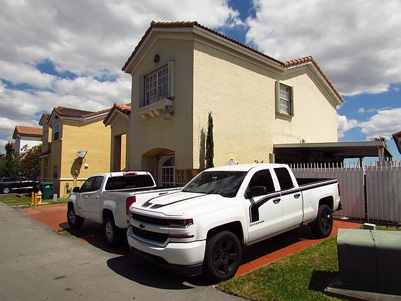 4th image of 1085 NW 126th Ct