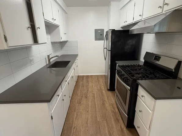 1626 Hobart Boulevard