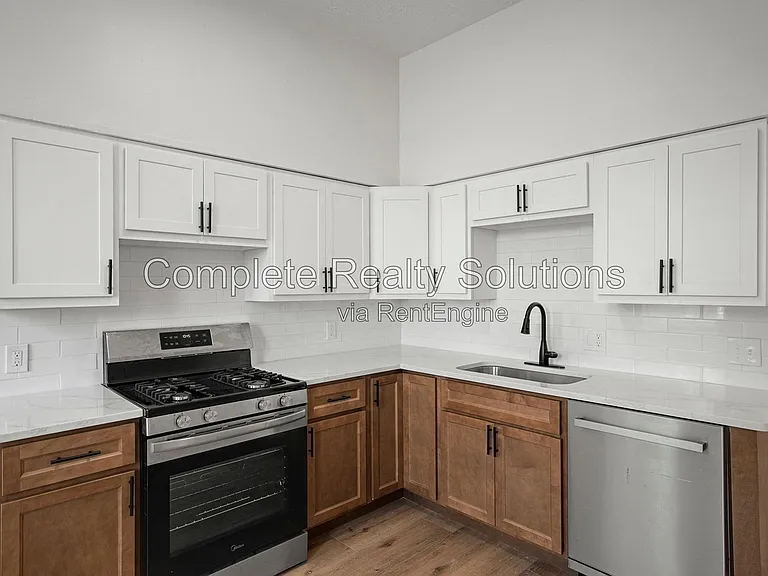 2928 Texas Ave #2F — Photo 15