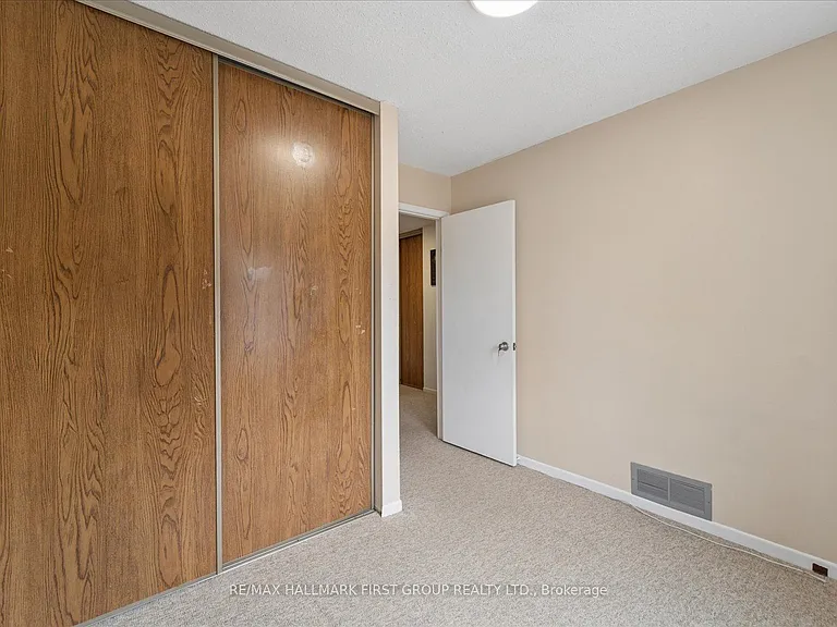 747 Stonepath Cir — Photo 27