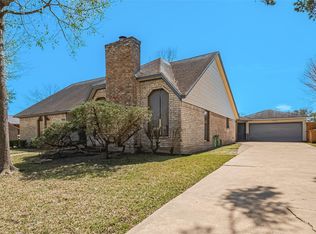15030 Saint Cloud Dr, Houston, TX 77062