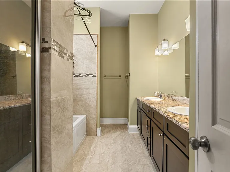 523 S Hennessey St — Photo 8