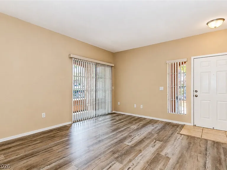 400 Amber Pine St #106 — Photo 12