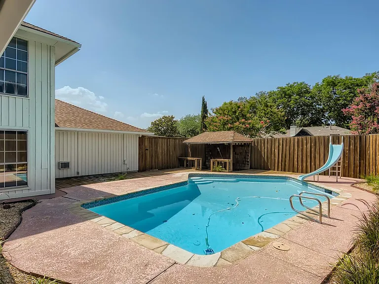 7417 La Sobrina Dr — Photo 2