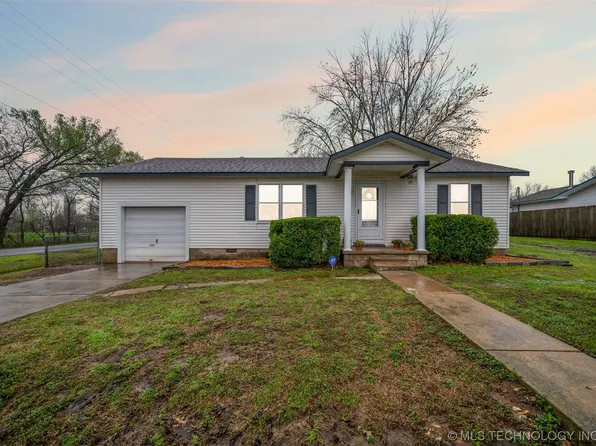 414 N Spencer St, Chouteau, OK 74337