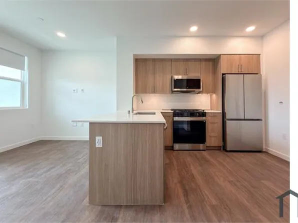 821 Stevens Ave, Solana Beach, CA 92075