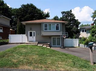 8 New York Ave, Congers, NY 10920