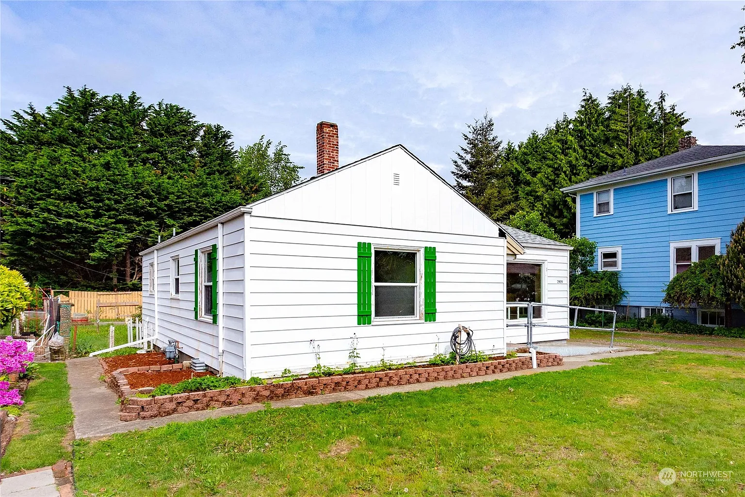 2909 Victor Street photo 1