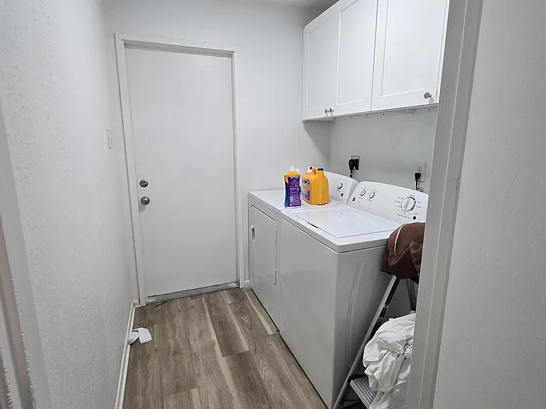 1200 Hardwood Ln — Photo 6