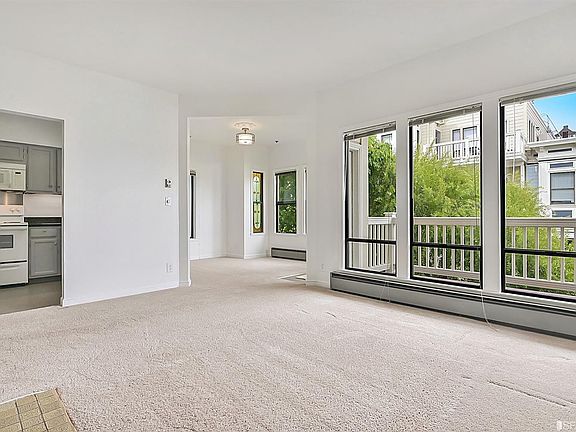 4th image of 574 Wisconsin St